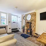 1 Bed In Oc-88054
